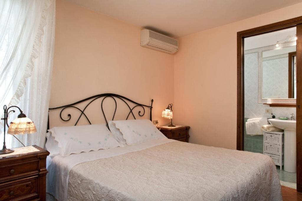أولبيا Bed&Breakfast Chiara الغرفة الصورة